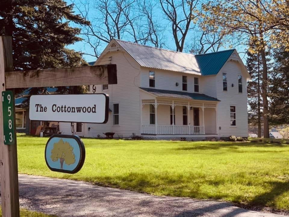 The Cottonwood Inn B&B Empire Eksteriør billede